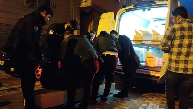 Eşiyle sorunlar yaşayan 3 çocuk annesi kadın, kocasının silahıyla intihar etti