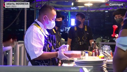 Indonesien: Schwebedinner in Jakarta