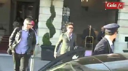 Jamie Hince, seul à Paris