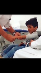 Niño de 5 años no aguantó su alegría al recibir su primera prótesis de brazo
