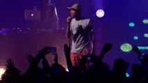 Gala.fr- Pharrell Williams chante Get Lucky des Daft Punk en live