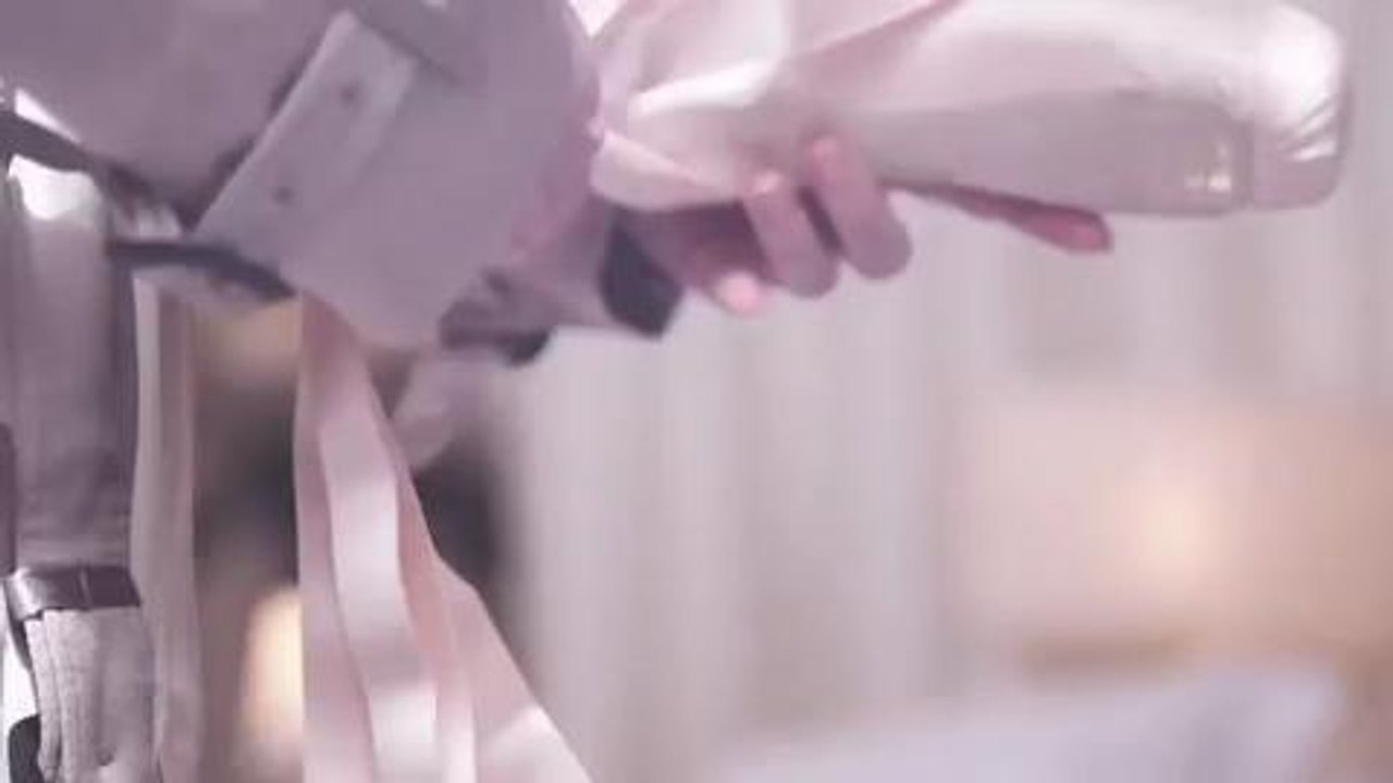 Gala - Le Premier Parfum de la Maison Repetto -- campagne publicita