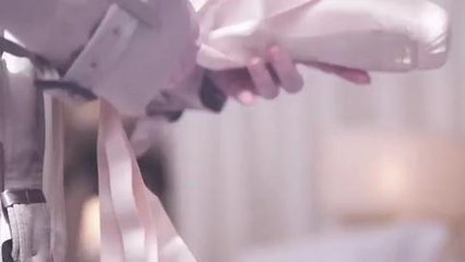 Gala - Le Premier Parfum de la Maison Repetto -- campagne publicita