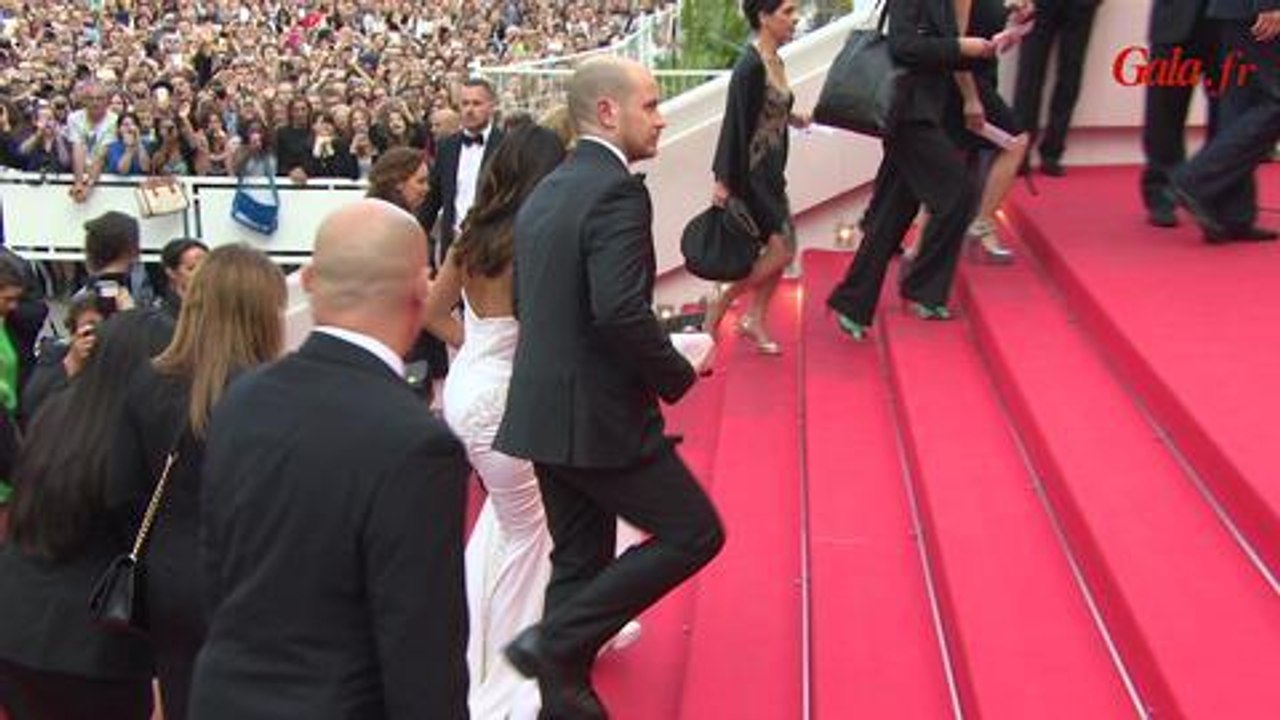 Gala.fr- Tapis Rouge Saint Laurent 17 mai 2014