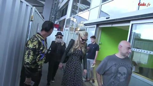 Gala.fr- Paris Hilton arrive à Cannes