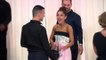 Gala.fr Ariana Grande avec sa récompense aux AMA