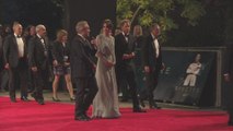 Gala.fr - Vidéo, Princesse Kate une James Bond Girl en Jenny Packham