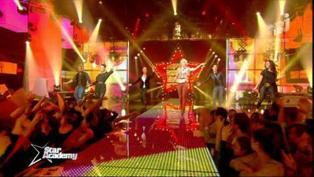 M Pokora et les élèves - A nos actes manqués