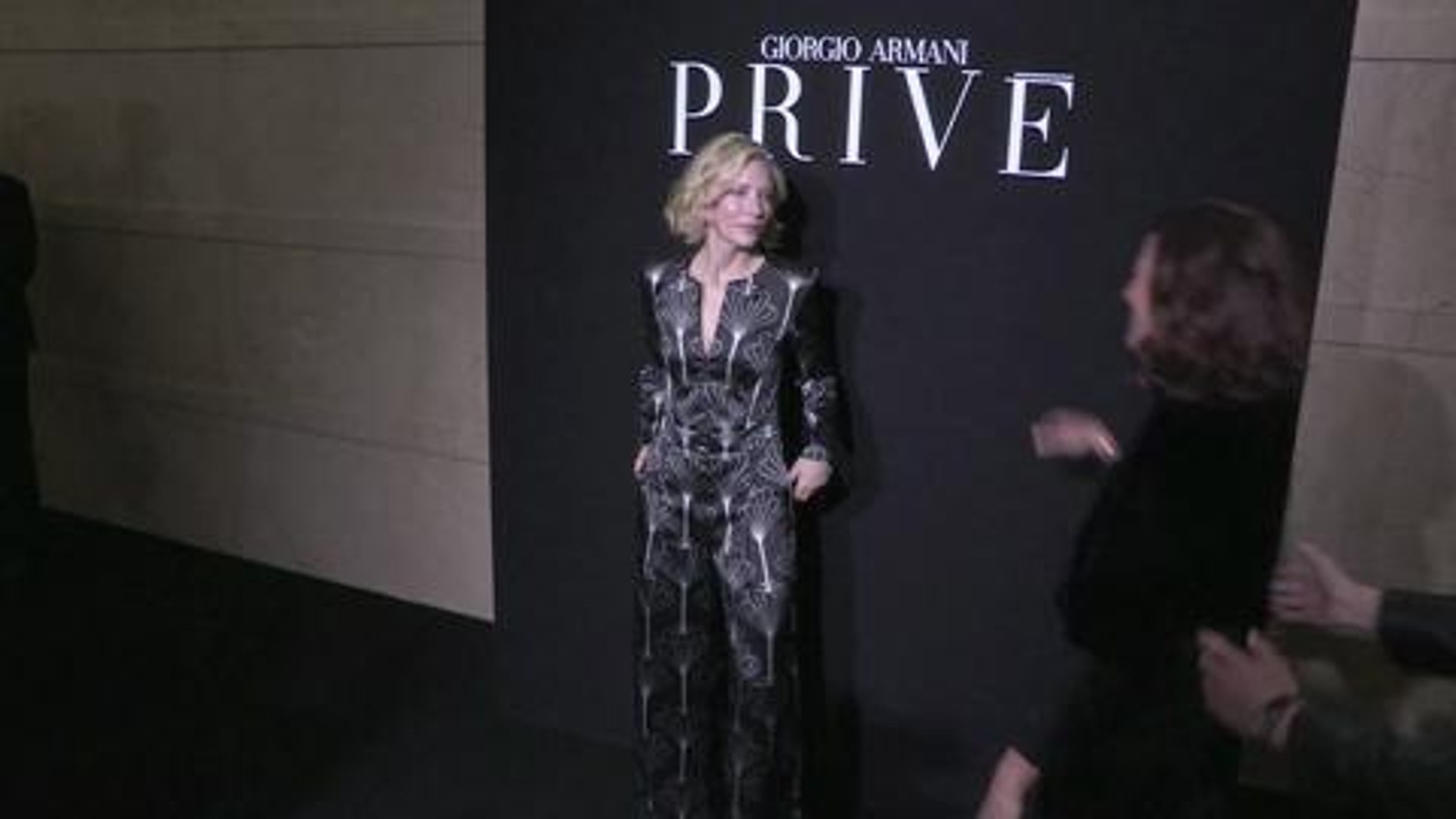 ⁣Gala.fr - Cate Blanchett chez Giorgio Armani Privé