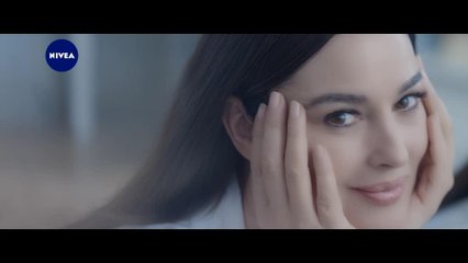 Vidéo : Monica Bellucci est la nouvelle égérie Nivea