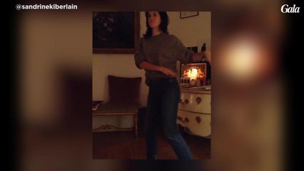 GALA VIDEO - Sandrine Kiberlain filme sa fille en train de danser