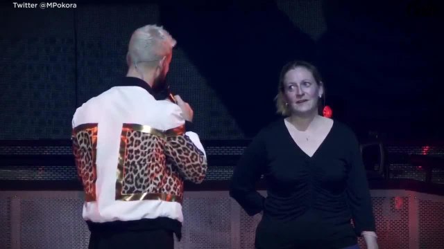 GALA VIDEO - Matt Pokora assiste a une demande particulière lors de son concert ...