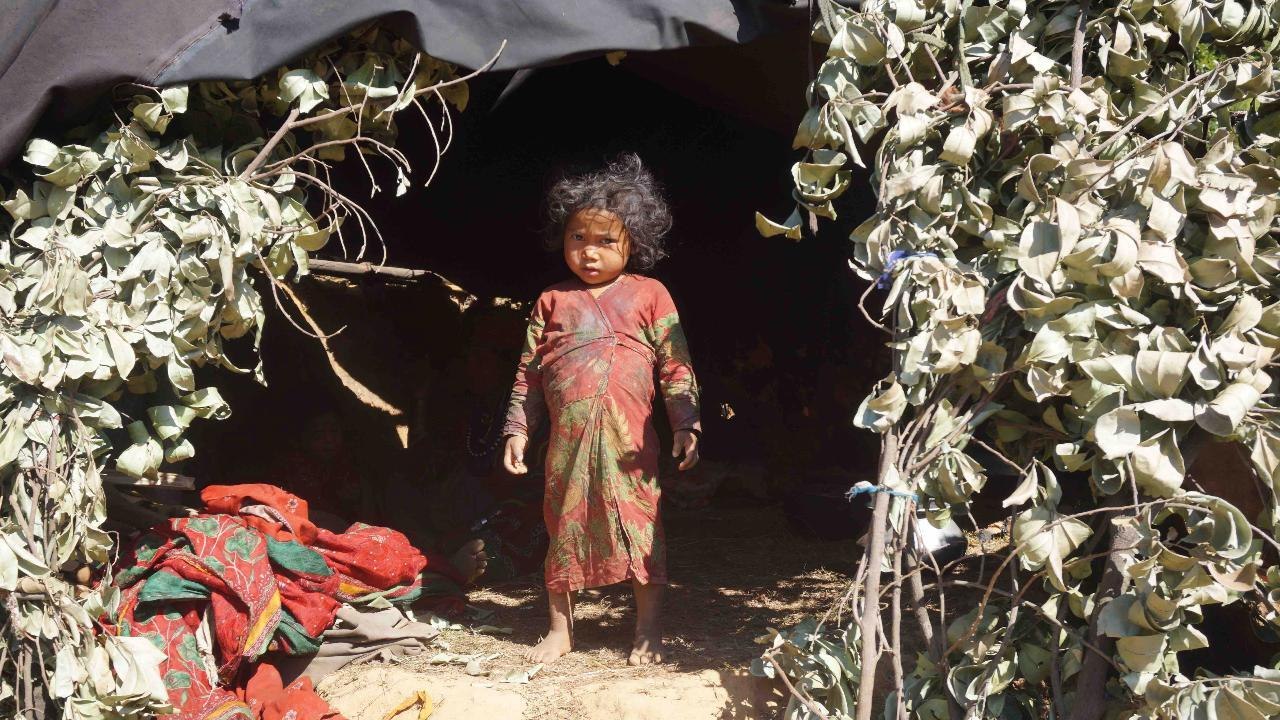 La rencontre de l'aventurier Eliott Schonfled avec les Rautes, peuple nomade du Népal [GEO]