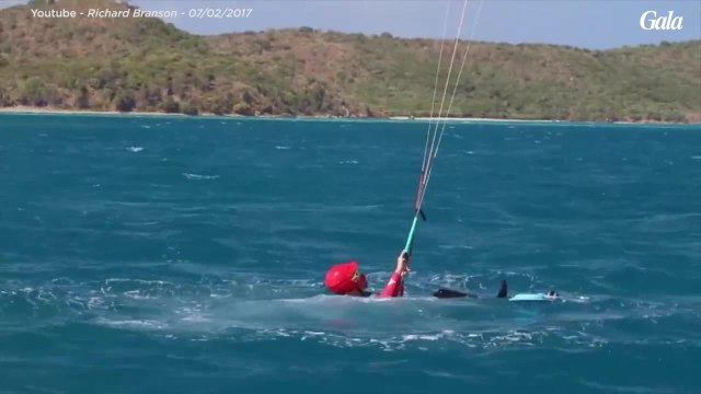 GALA VIDEO - Barack Obama fait une compétition de Kite Surf avec Richard Branson
