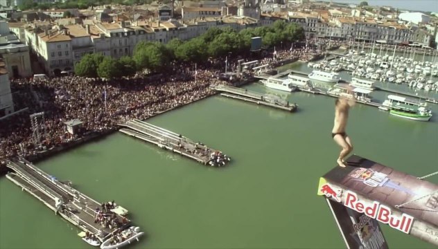 Les plongeons vertigineux du Red Bull Cliff Diving