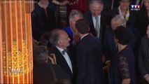 GALA VIDEO - Emmanuel Macron salue son père