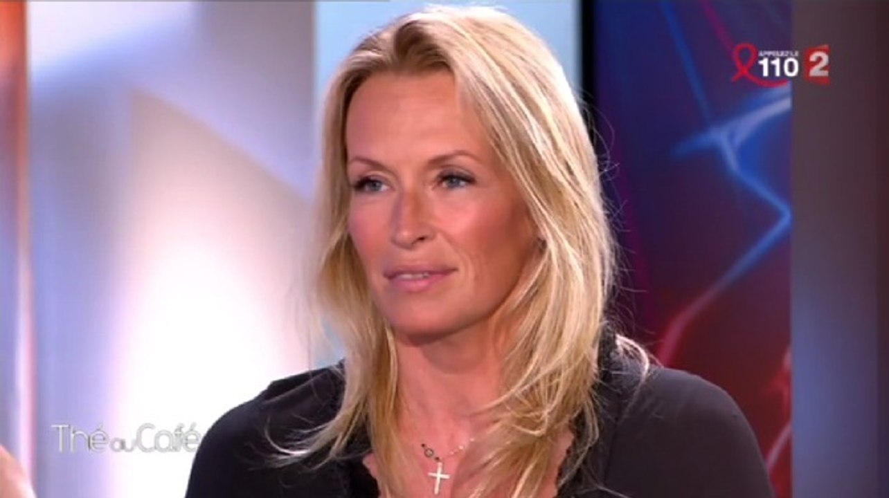 Estelle Lefébure parle de ses ex-maris David Hallyday et Artur dans Thé ou Café