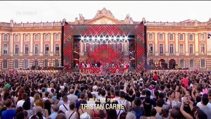 VIDEO GALA – Nolwenn Leroy apparait très enceinte et rayonnante pour la fête de la musique