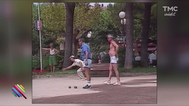 David Pujadas se balade en slip lors d'un reportage datant de 1989