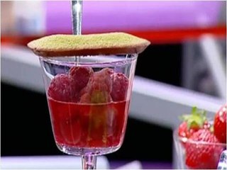 Recette : compotée fraise-rhubarbe et langue de chat au thé vert