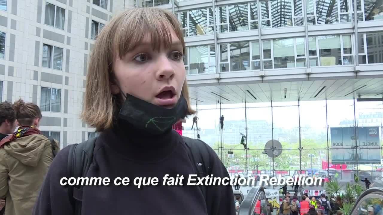 Climat: occupation écolo d'un "temple de la con...