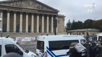 Extinction Rebellion: le blocage devant l'Assemblée dégagé par la police