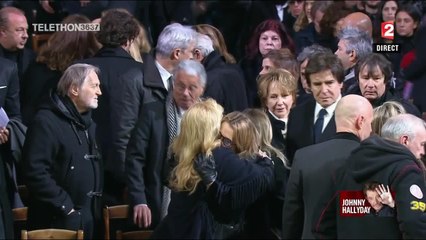 VIDEO GALA les retrouvailles Sylvie Vartan Nathalie Baye