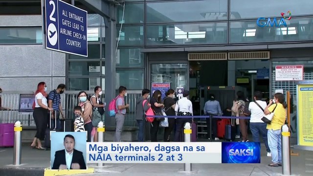 Mga biyahero, dagsa na sa NAIA terminals 2 at 3 | Saksi