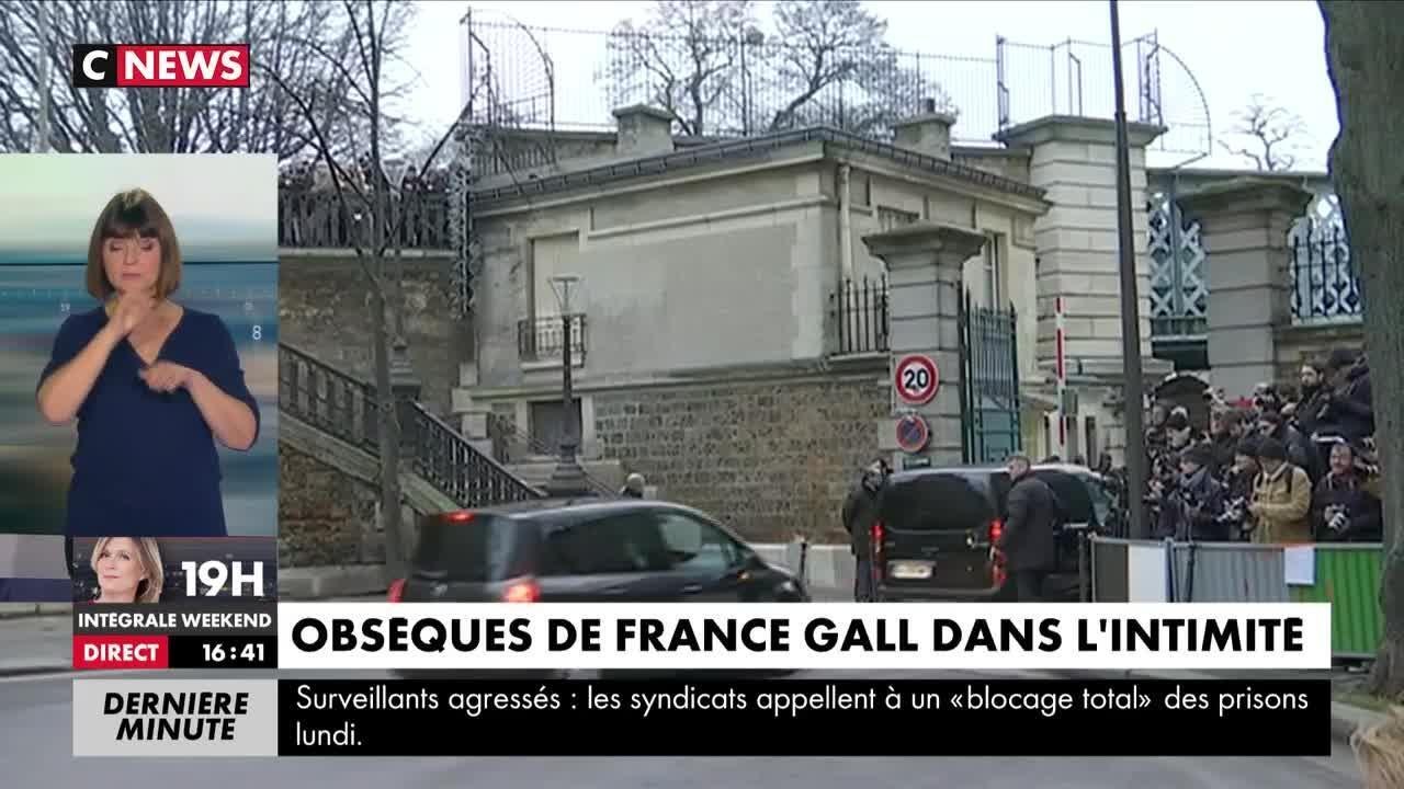 VIDEO GALA 200 fans pour accueillir France Gall...