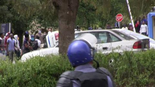 Johannesburg: nouveaux heurts entre policiers et étudiants