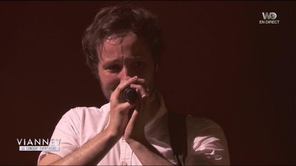 GALA VIDEO - Les larmes de Vianney, bouleversé par ses parents