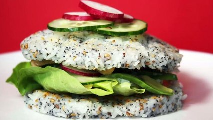 Sushi burger au poulet laqué et avocat