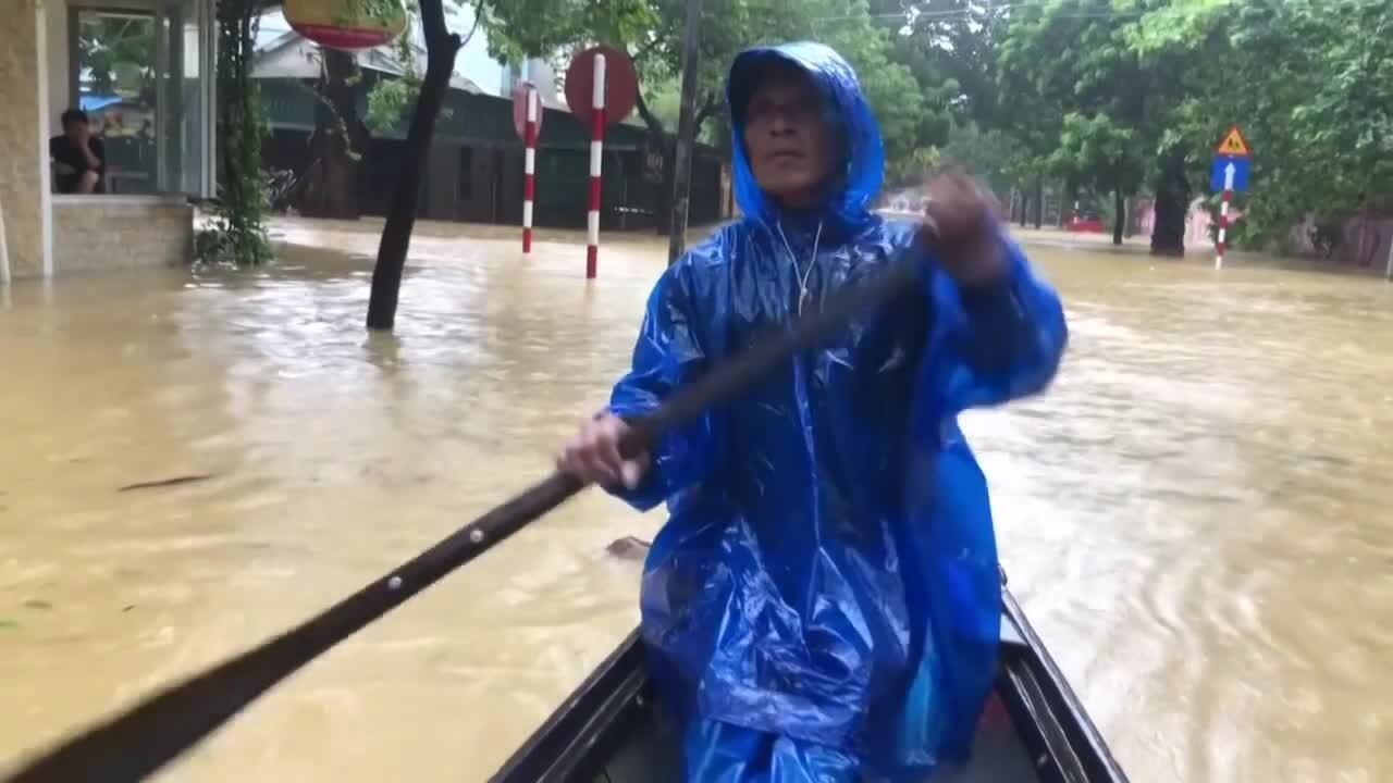 Inondations au Vietnam: au moins 18 morts et près de 46.000 évacués
