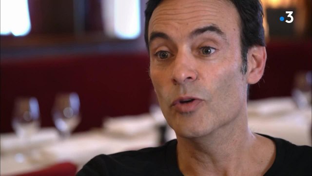 GALA VIDEO - Le jour où Mireille Darc a empêché Alain Delon de mettre une rouste à son fils Anthony