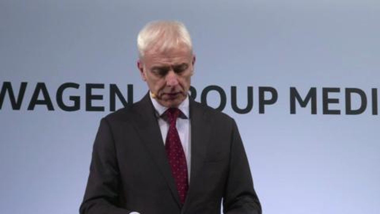 Moteurs truqués: le patron de Volkswagen s'excuse