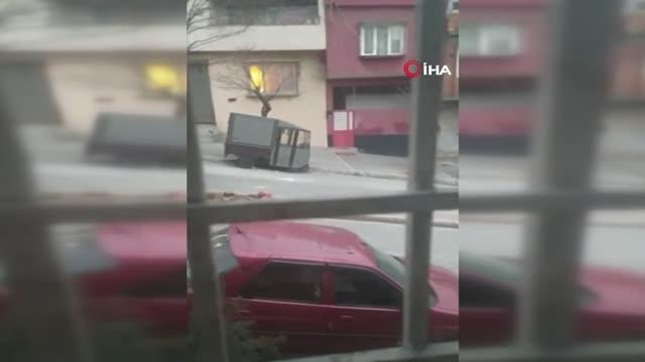 Önce kablo çalmaya çalıştı, sonra tepki gösteren vatandaşa elindeki aleti fırlattı