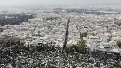 La Grèce sous la neige, perturbations du réseau routier et maritime