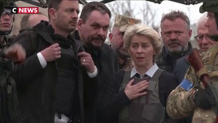 Download Video: Guerre en Ukraine : Ursula von der Leyen à Boutcha, là où «notre humanité a été brisée»