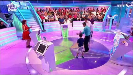 Christian danse avec ses enfants dans Les 12 coups de midi