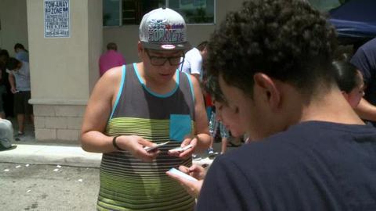 Mondial 2014: en Floride, la course aux autocollants panini