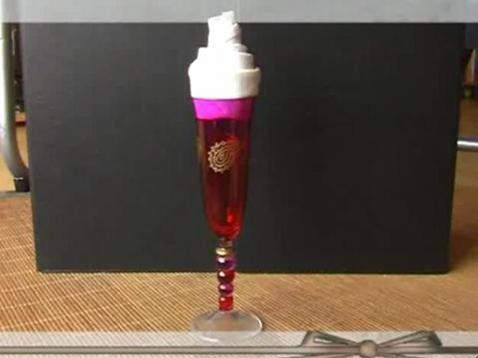 Comment plier une serviette de table en forme de rose ?