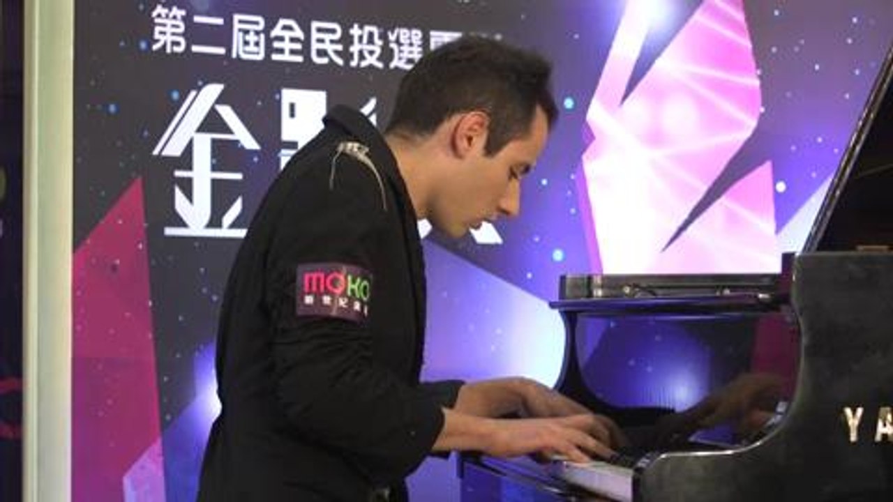 Bence Peter, le pianiste qui joue le plus de notes en une minute