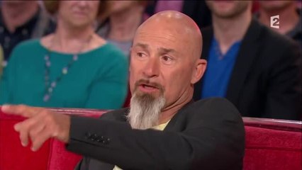 Vincent Lagaf' amoché par son fils.mp4