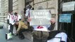 Paris: Attac bloque une agence de la Société générale