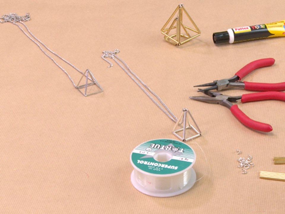 DIY : un collier pyramide 3D