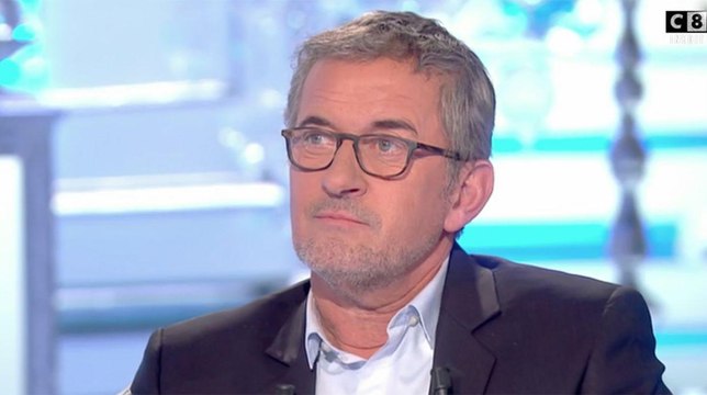 VOICI - Christophe Dechavanne répond à Sophie Favier qui l'accuse d'avoir brisé sa carrière