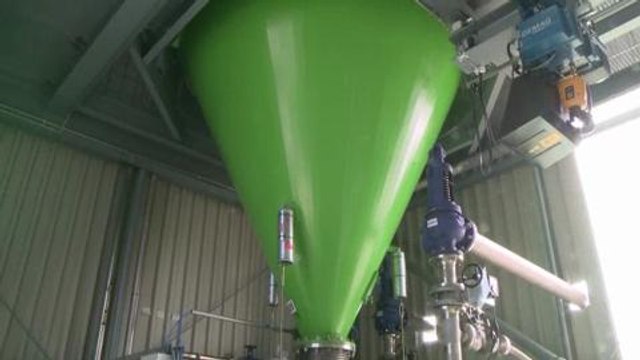 Transformer des pneus usagés en pétrole, le pari d'une start-up