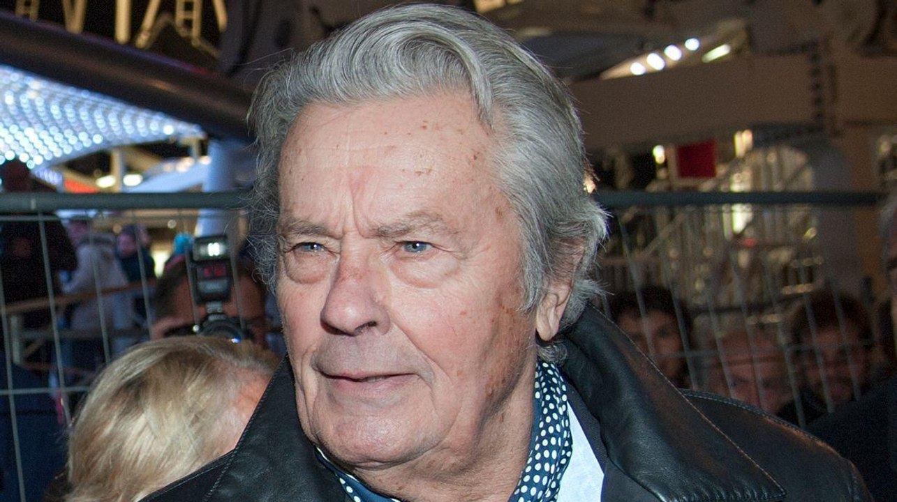 VOICI Alain Delon peut-il vraiment mourir avec son chien en le faisant piquer ?