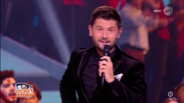VOICI Christophe Beaugrand : sa chute en direct lors du prime de Secret Story