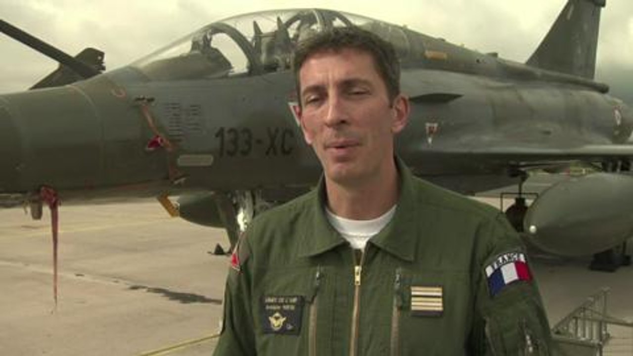 Les contrôleurs aériens: yeux et oreilles de l'avion de chasse